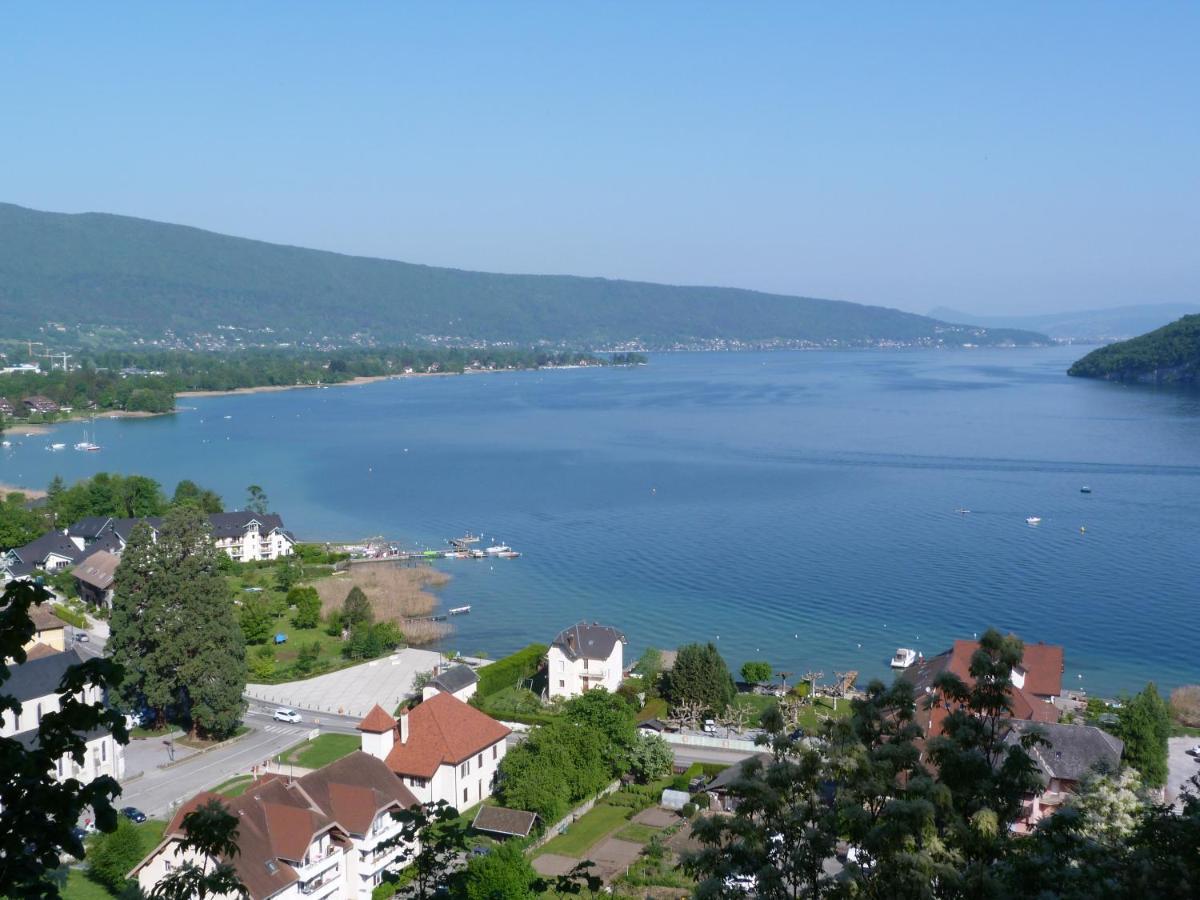 Avec Terrasse Sur Lac, Confort, Dans Résidence Avec Et Ponton Privee * Duingt