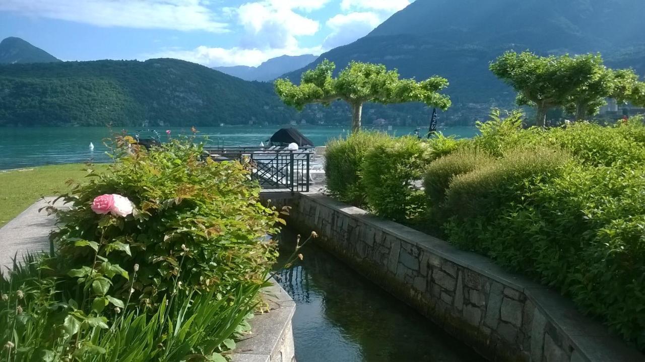 Avec Terrasse Sur Lac, Confort, Dans Résidence Avec Et Ponton Privee * Duingt