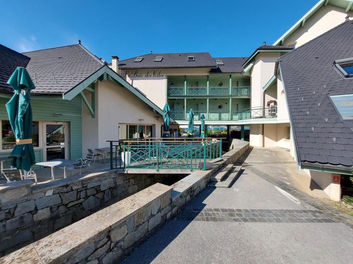 Avec Terrasse Sur Lac, Confort, Dans Résidence Avec Et Ponton Privee *