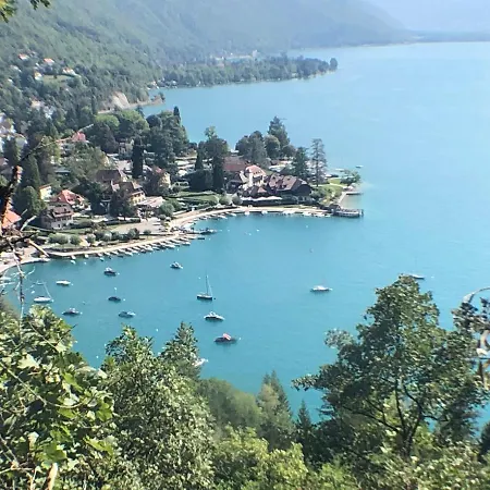 Logement Avec Terrasse Sur Lac, Tout Confort, Dans Residence Avec Plage Et Ponton Privee Duingt Exterior foto