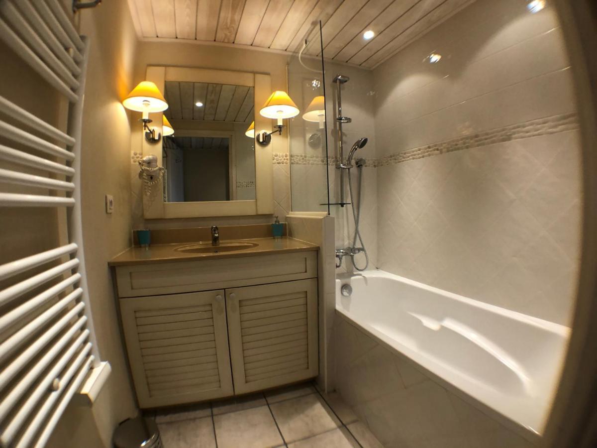 Avec Terrasse Sur Lac, Confort, Dans Résidence Avec Et Ponton Privee *