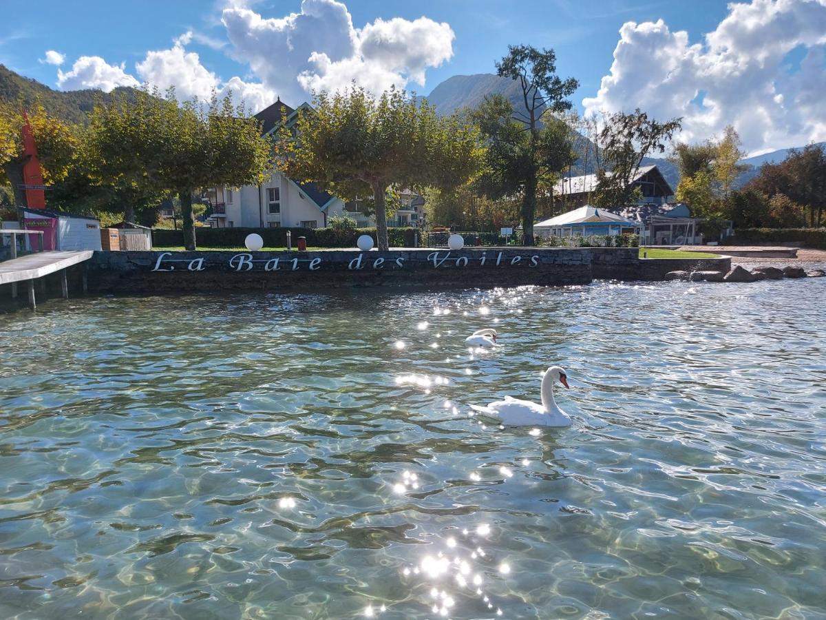 Appartement Avec Terrasse Sur Lac, Confort, Dans Résidence Avec Et Ponton Privee *